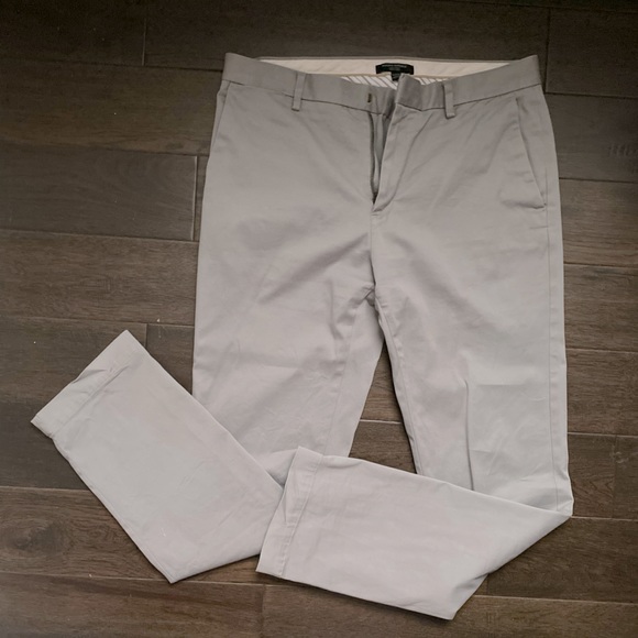 Men’s Banana Rep Aiden Chino EUC - Picture 2 of 5